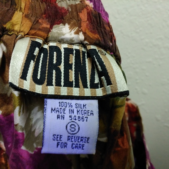 Vintage 100% silk shorts - Picture 2 of 6